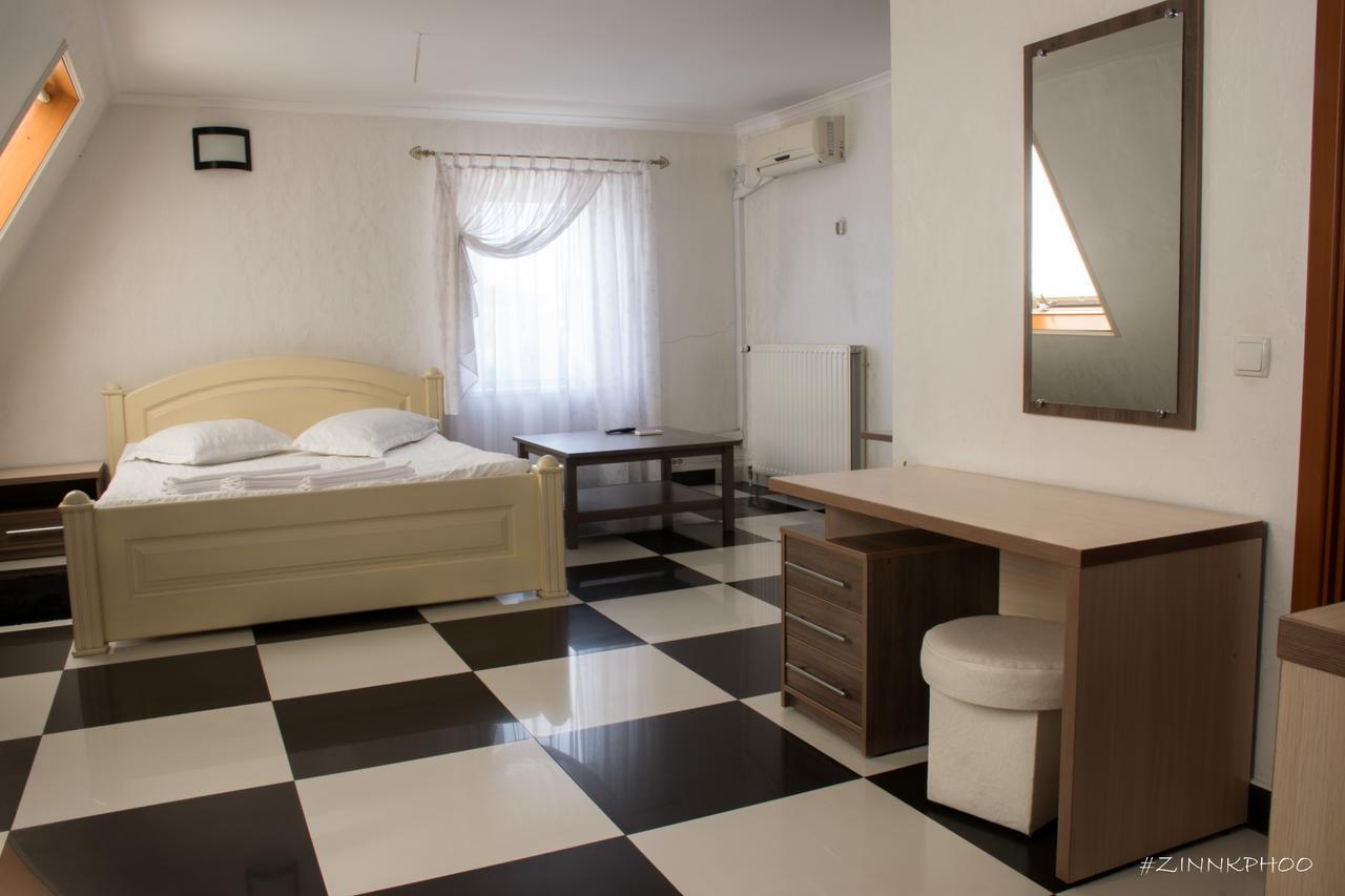 Kedem Hotel Lipiny Bagian luar foto
